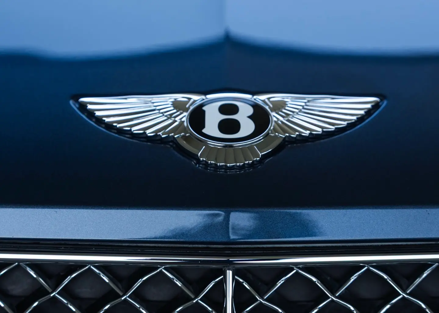 Rent Bentley Bentayga in Dubai