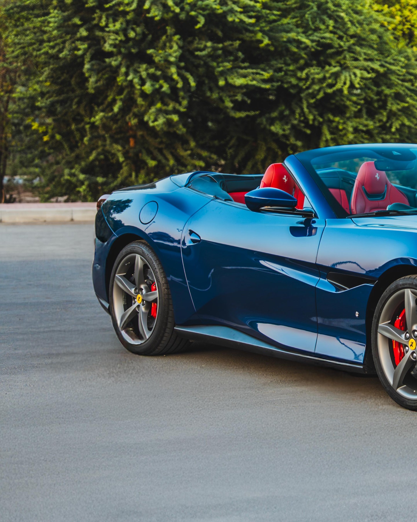 Rent Ferrari Portofino in Dubai