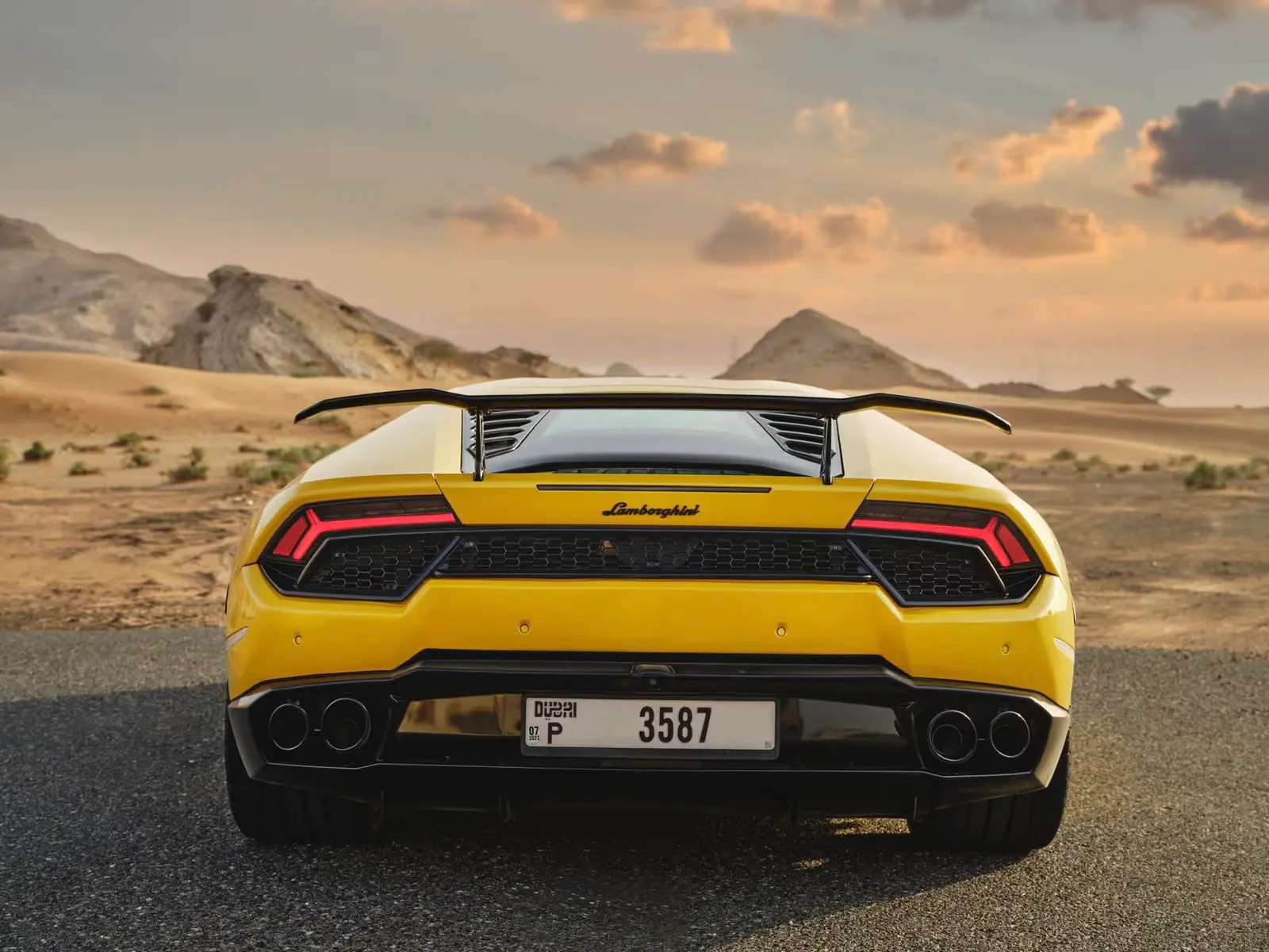 Rent Lamborghini Huracan in Dubai