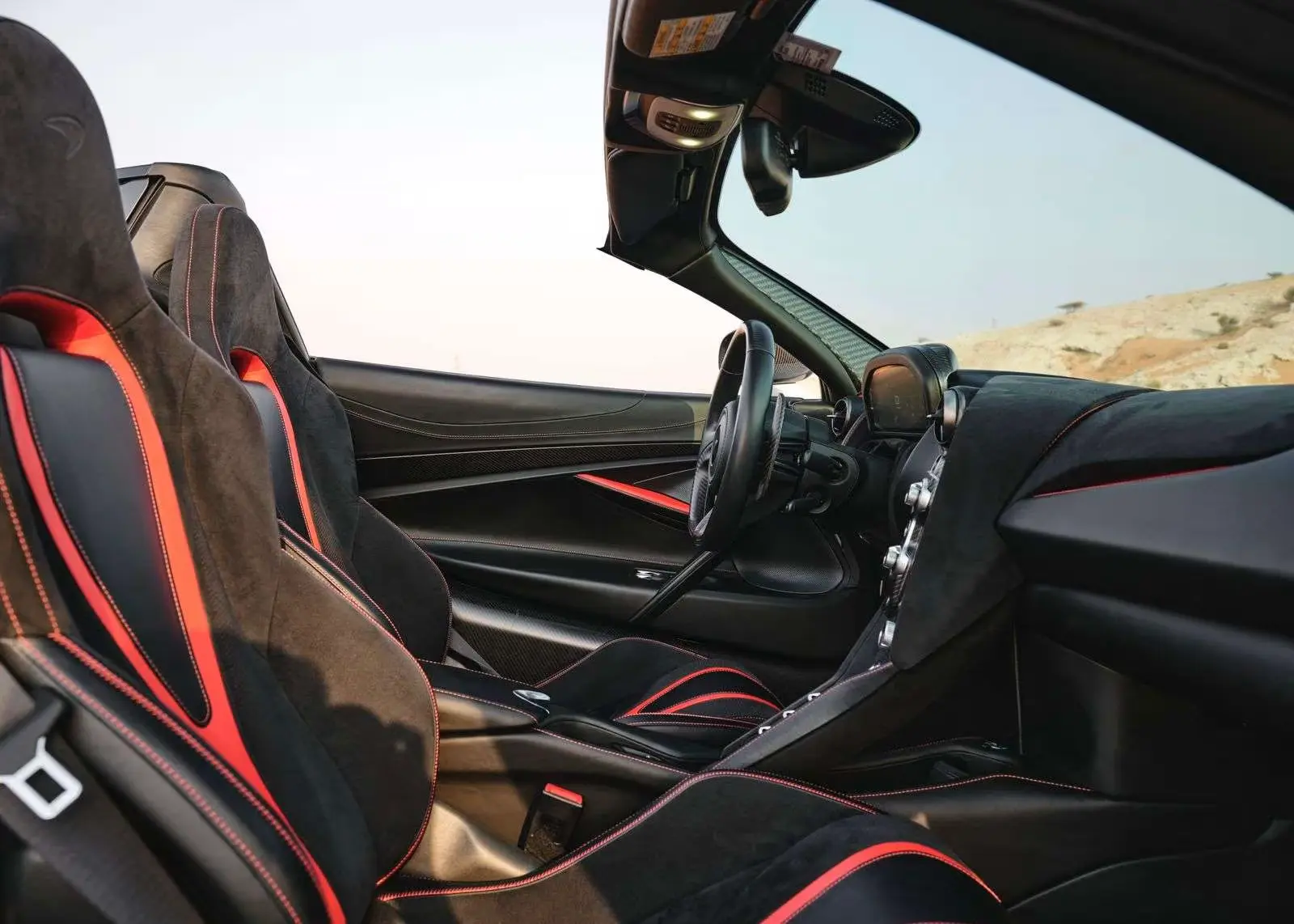 Rent McLaren 720S Spider in Dubai