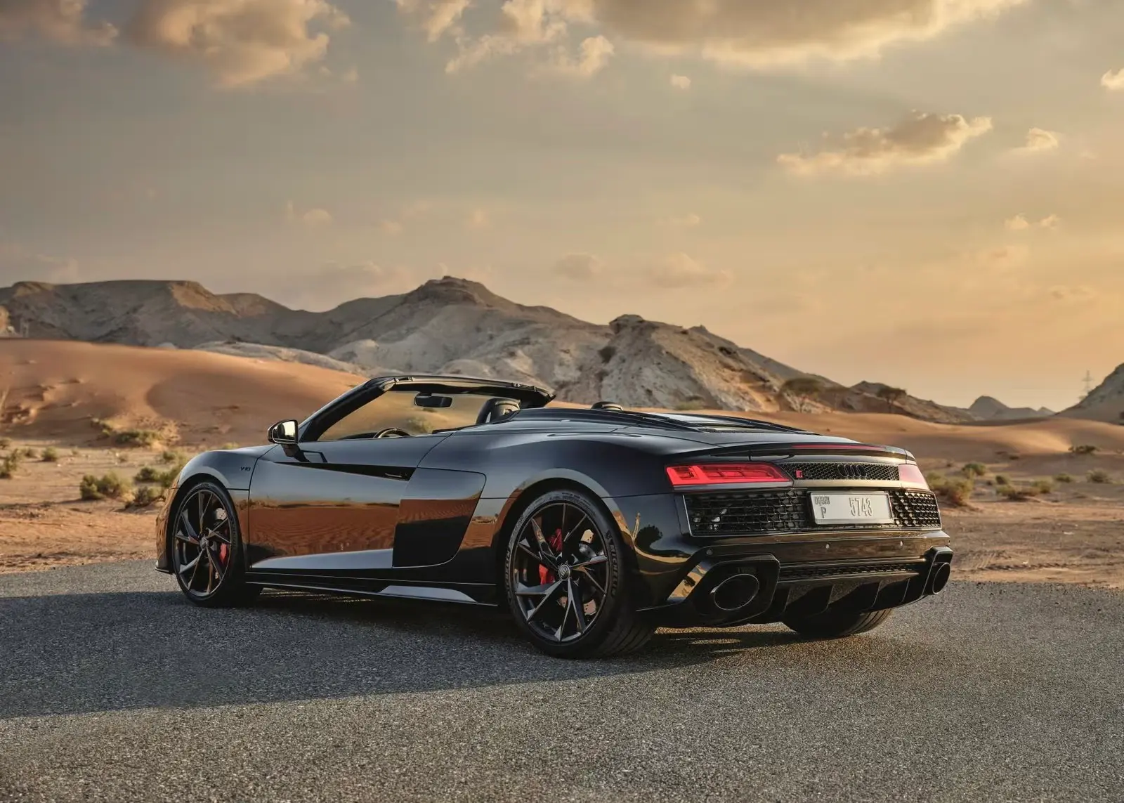 Rent Audi R8 Spyder In Dubai