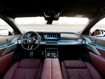 BMW 740i