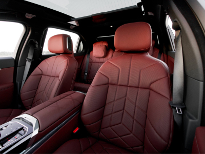 BMW 740i