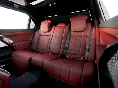 BMW 740i