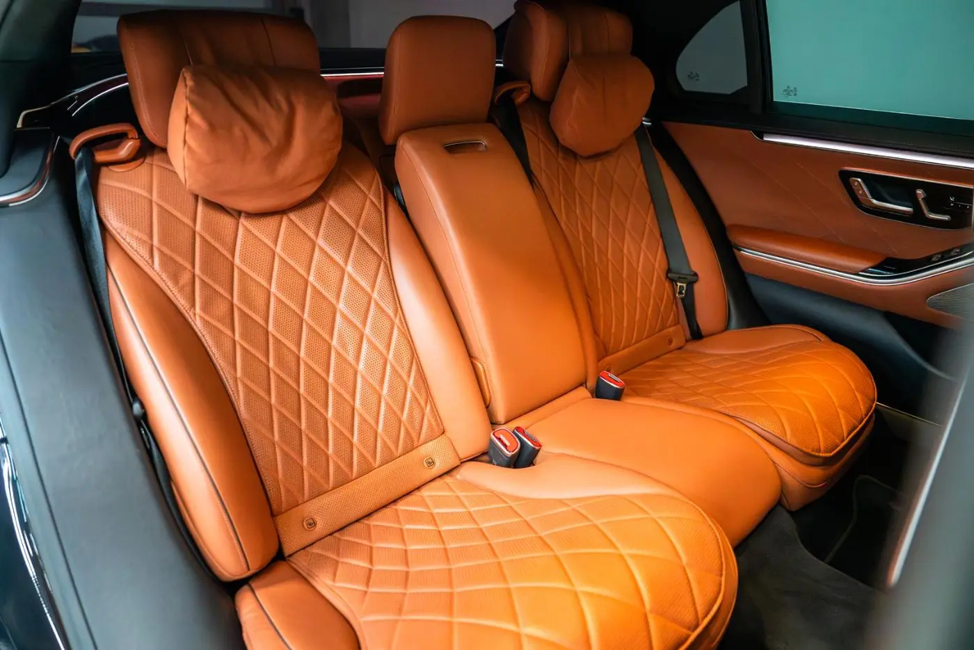Rent Mercedes S500 in Dubai