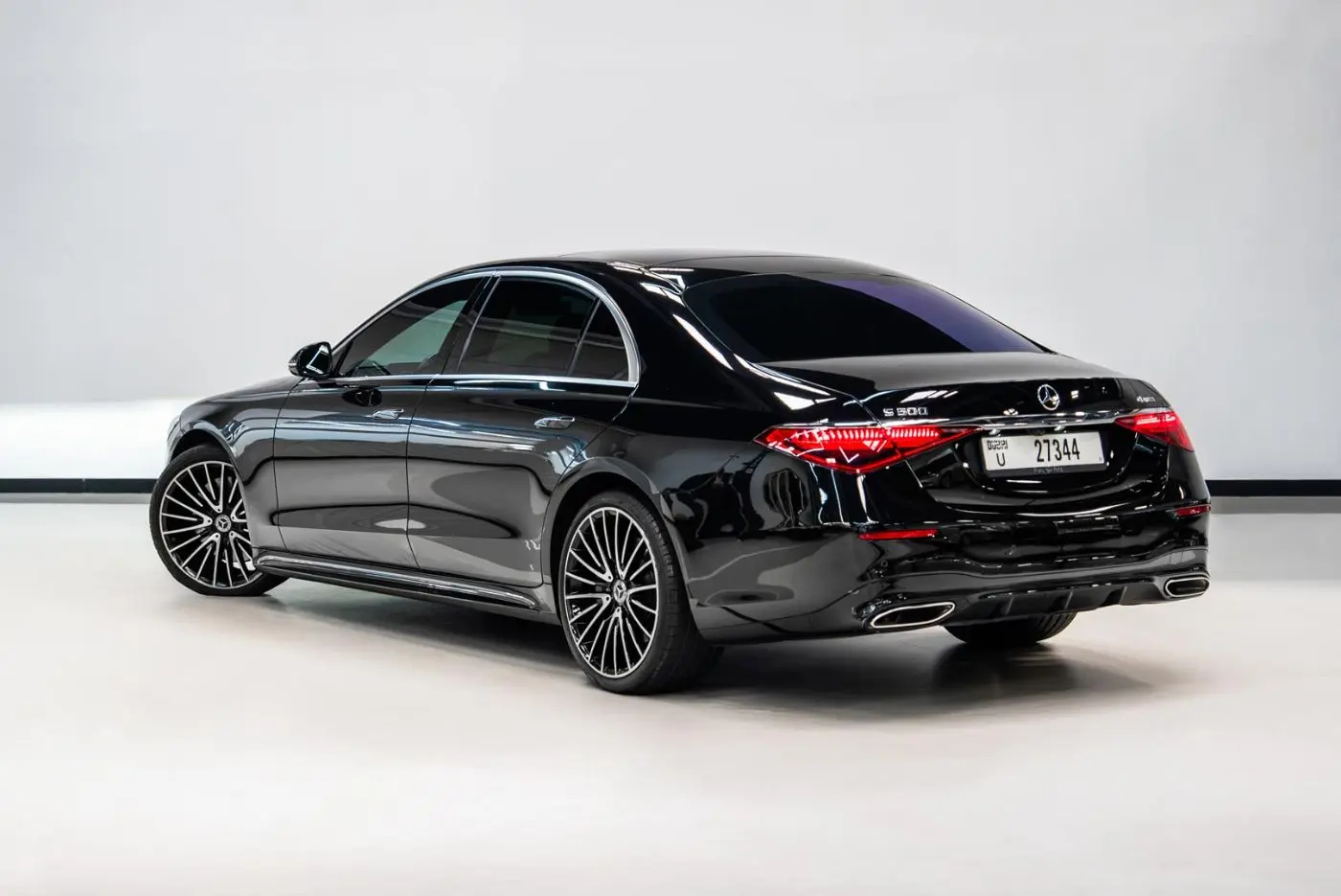 Rent Mercedes S500 in Dubai
