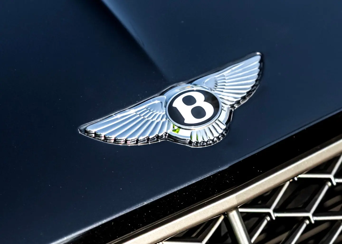 Rent Bentley Continental GTC in Dubai