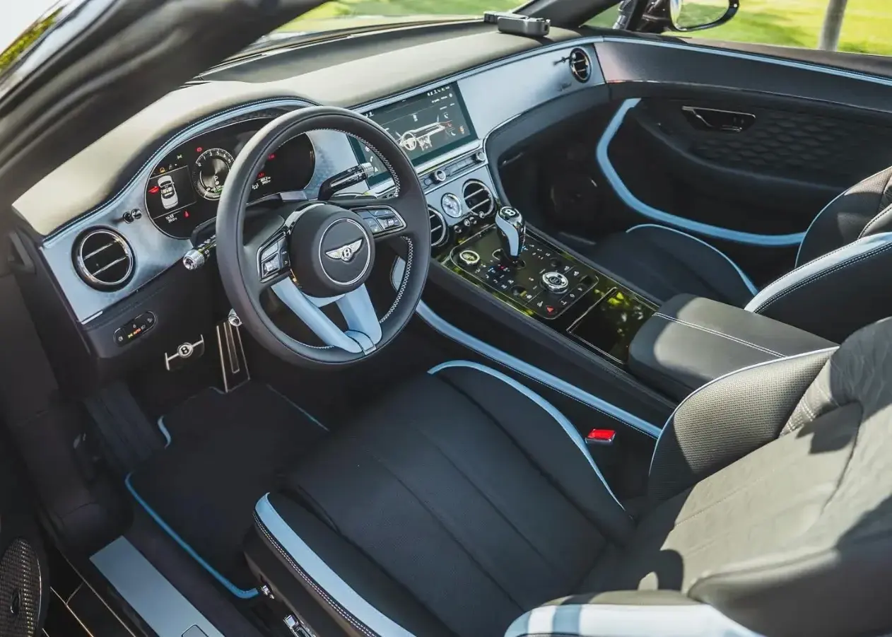 Rent Bentley Continental GTC in Dubai