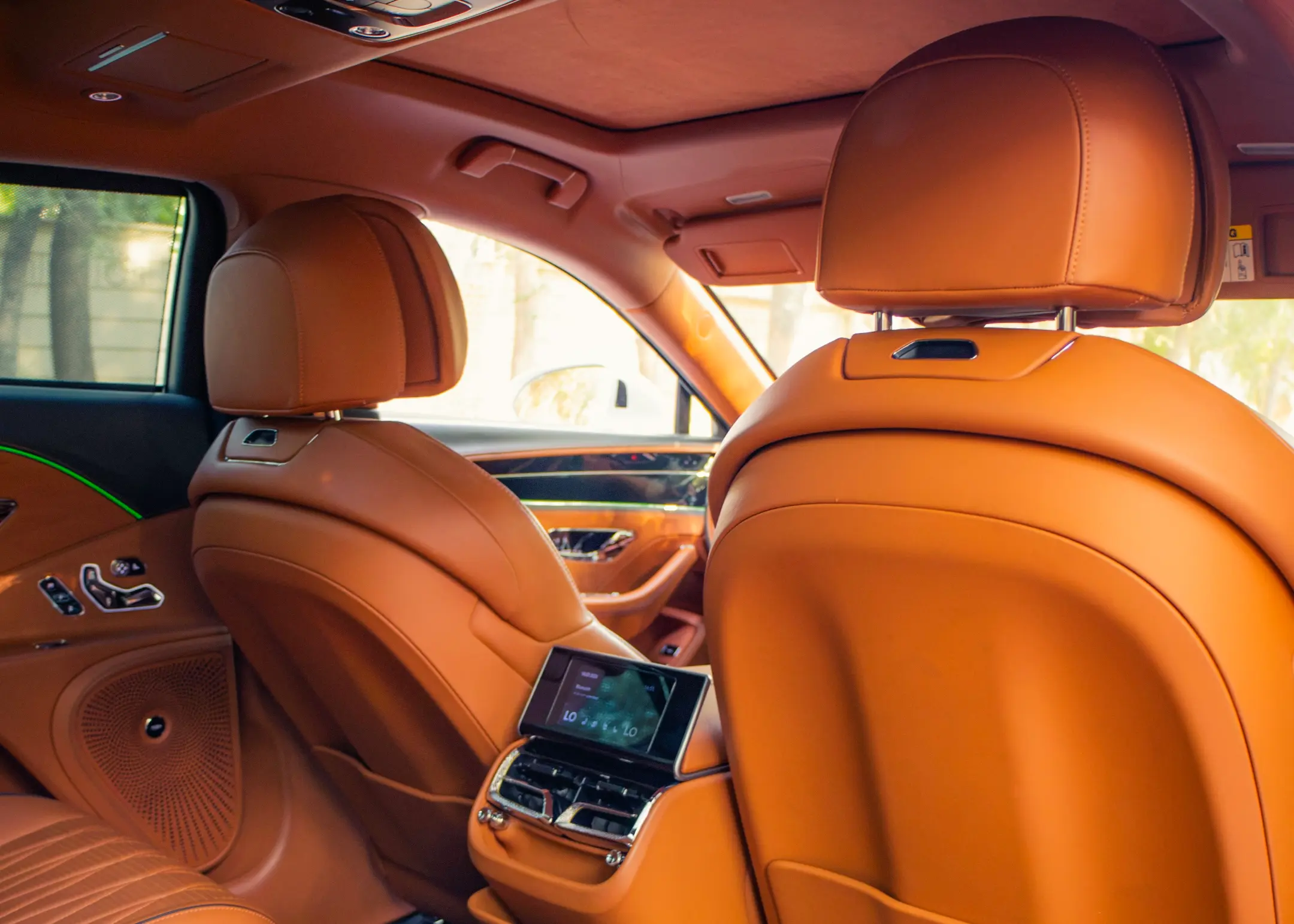 Rent Bentley Flying Spur in Dubai
