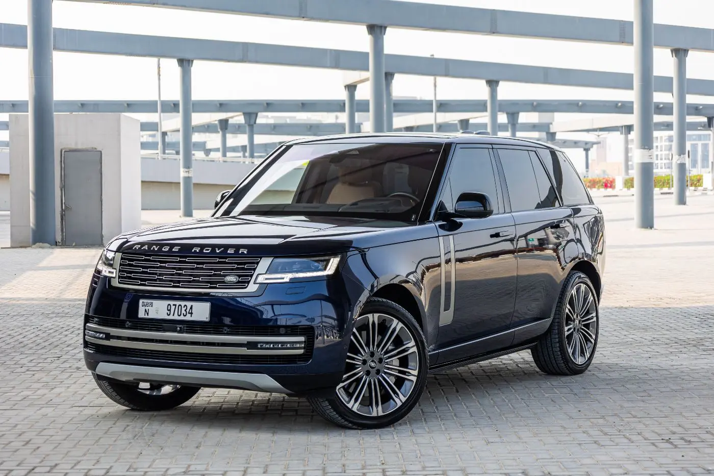 Rent Range Rover Vogue in Dubai
