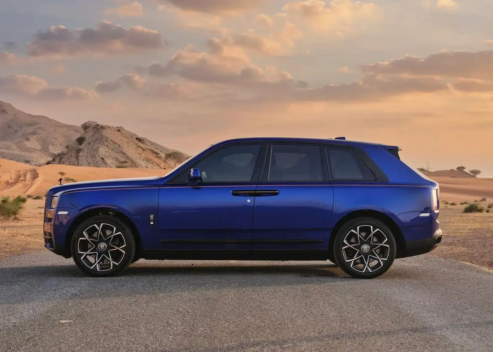 Rent Rolls Royce Cullinan in Dubai
