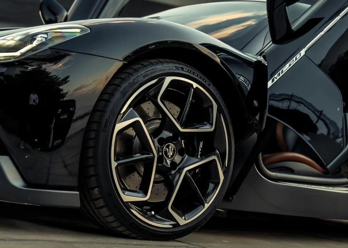 Rent Maserati MC20 in Dubai