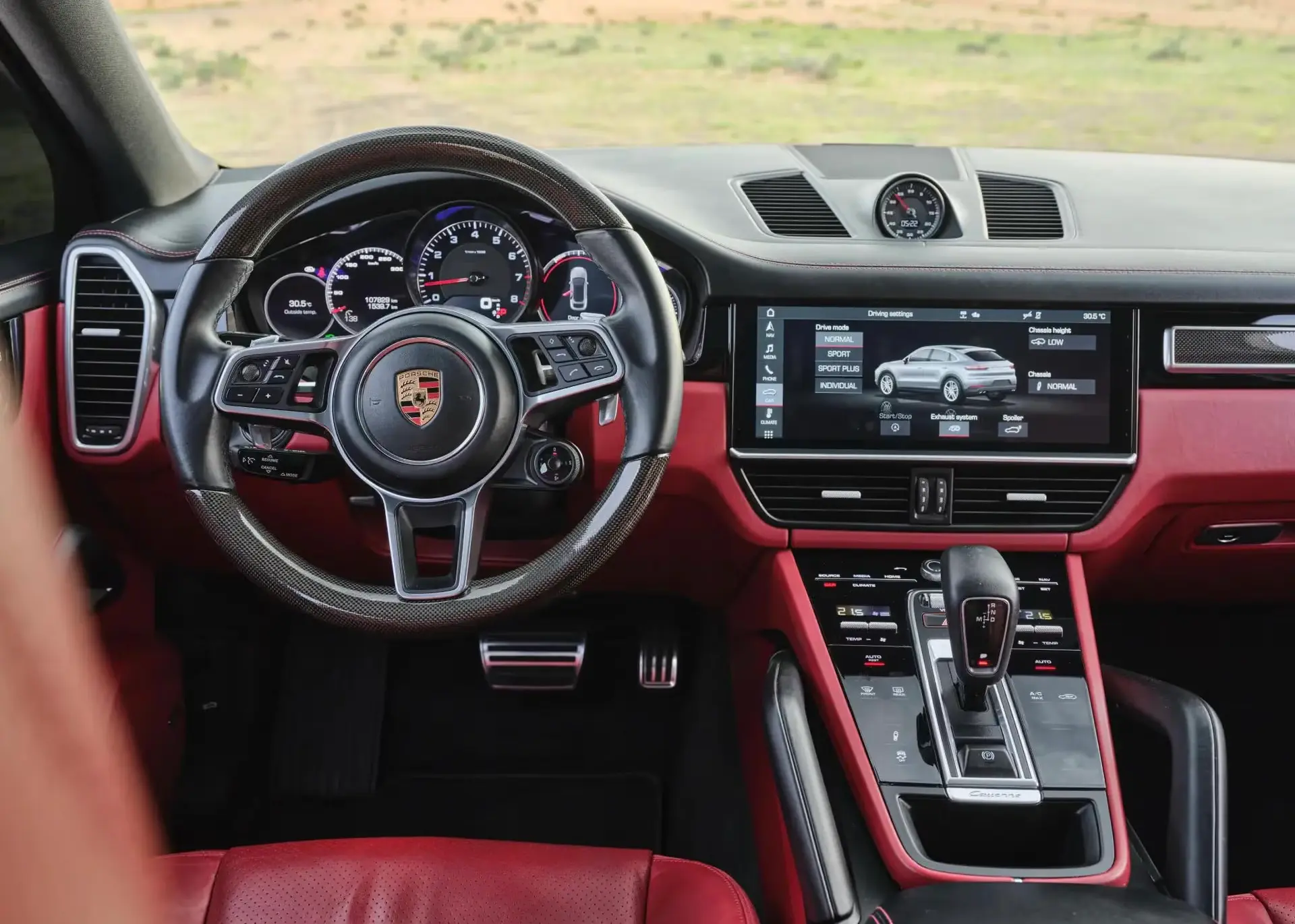 Rent Porsche Cayenne in Dubai