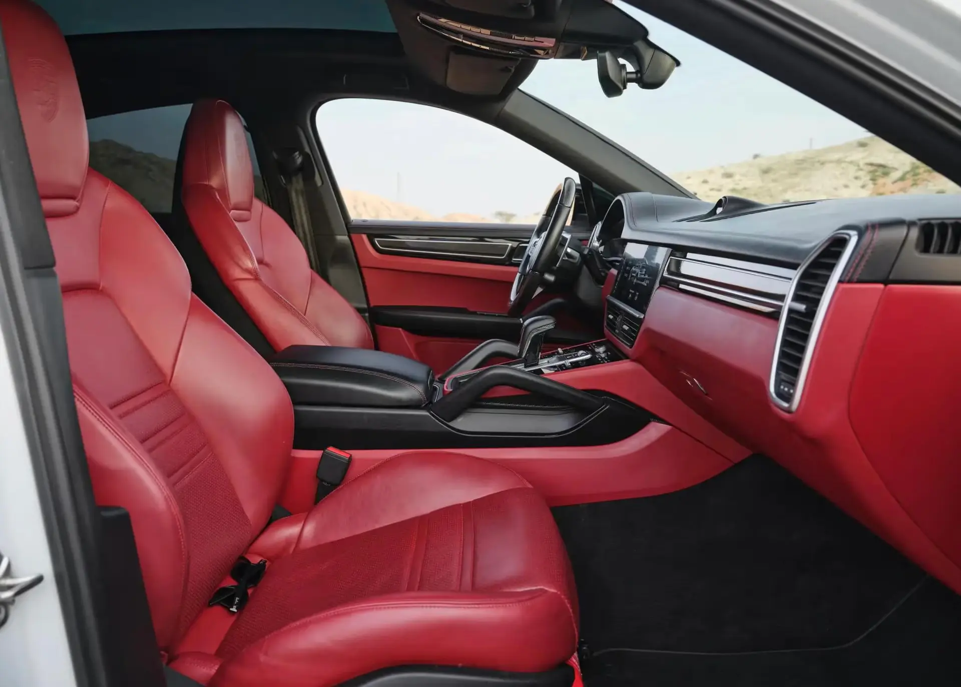 Rent Porsche Cayenne in Dubai