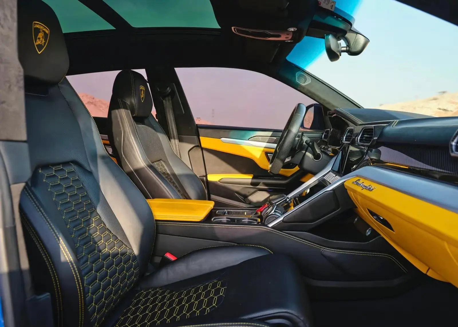 Hire Lamborghini Urus in Dubai