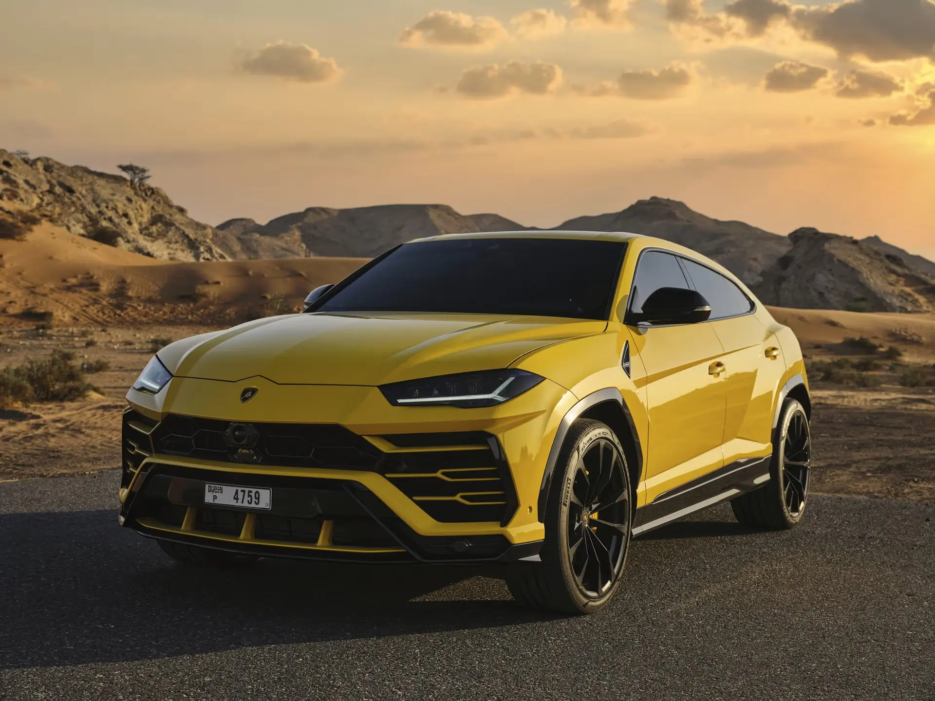 Hire Lamborghini Urus in Dubai