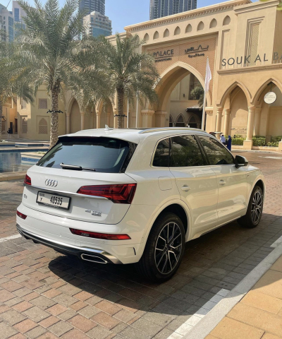 Rent Audi Q5 in Dubai