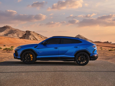 Rent Lamborghini Urus in Dubai