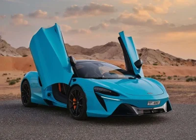 Rent McLaren Artura in Dubai