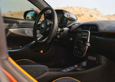 Rent McLaren Artura in Dubai