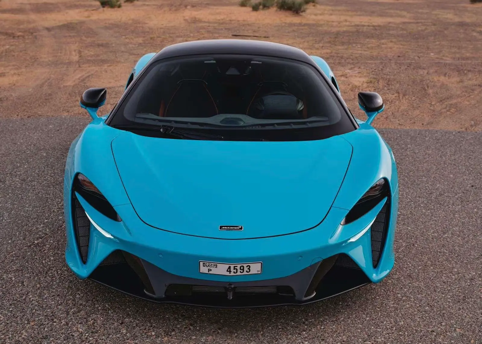 Rent McLaren Artura in Dubai