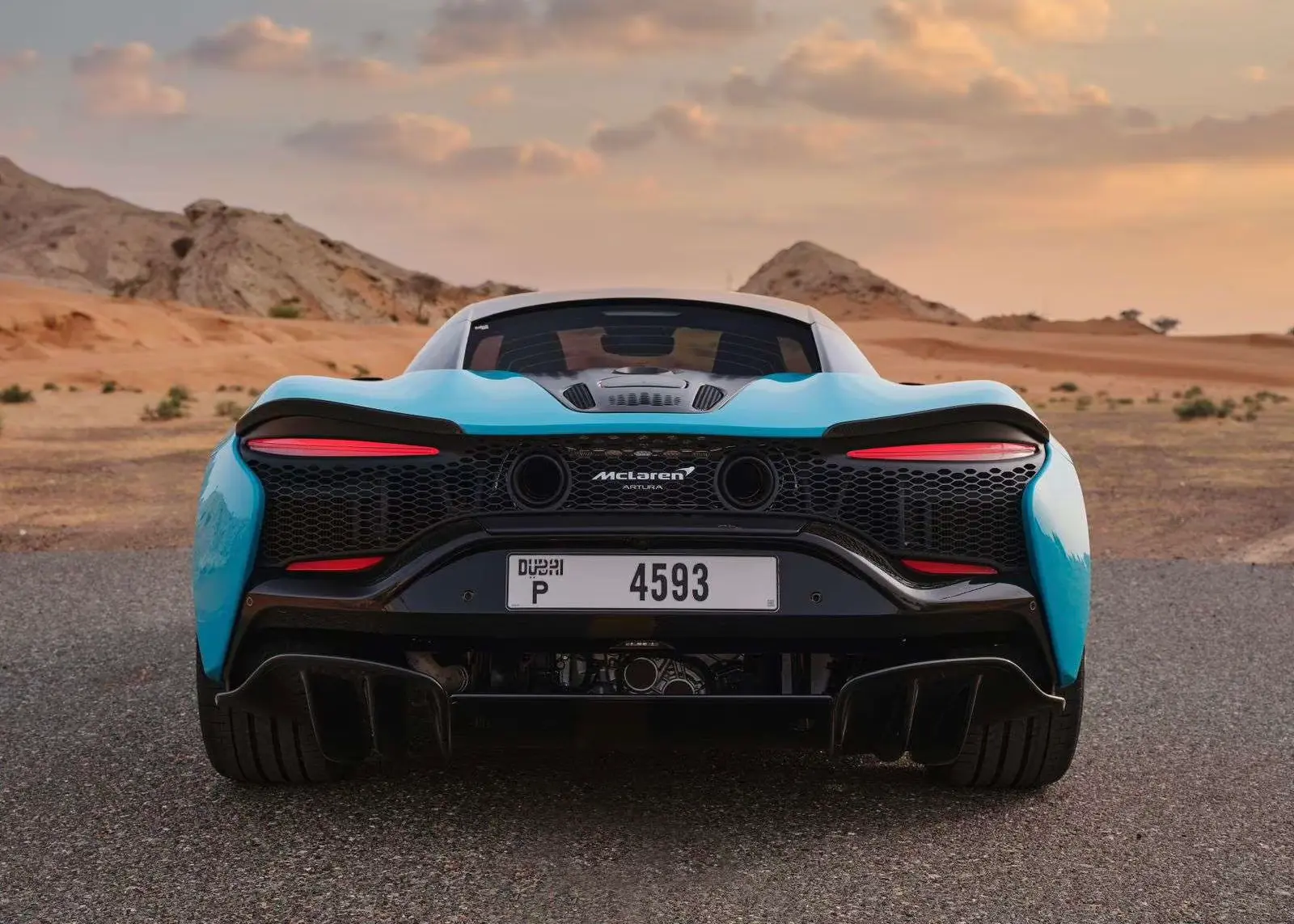 Rent McLaren Artura in Dubai