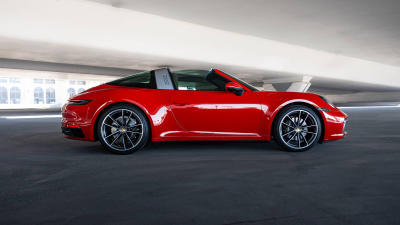 Rent Porsche 911 Targa 4S in Dubai