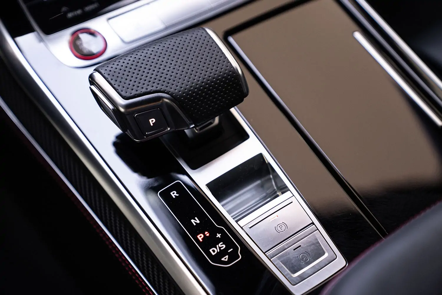 Rent Audi RS Q8 in Dubai