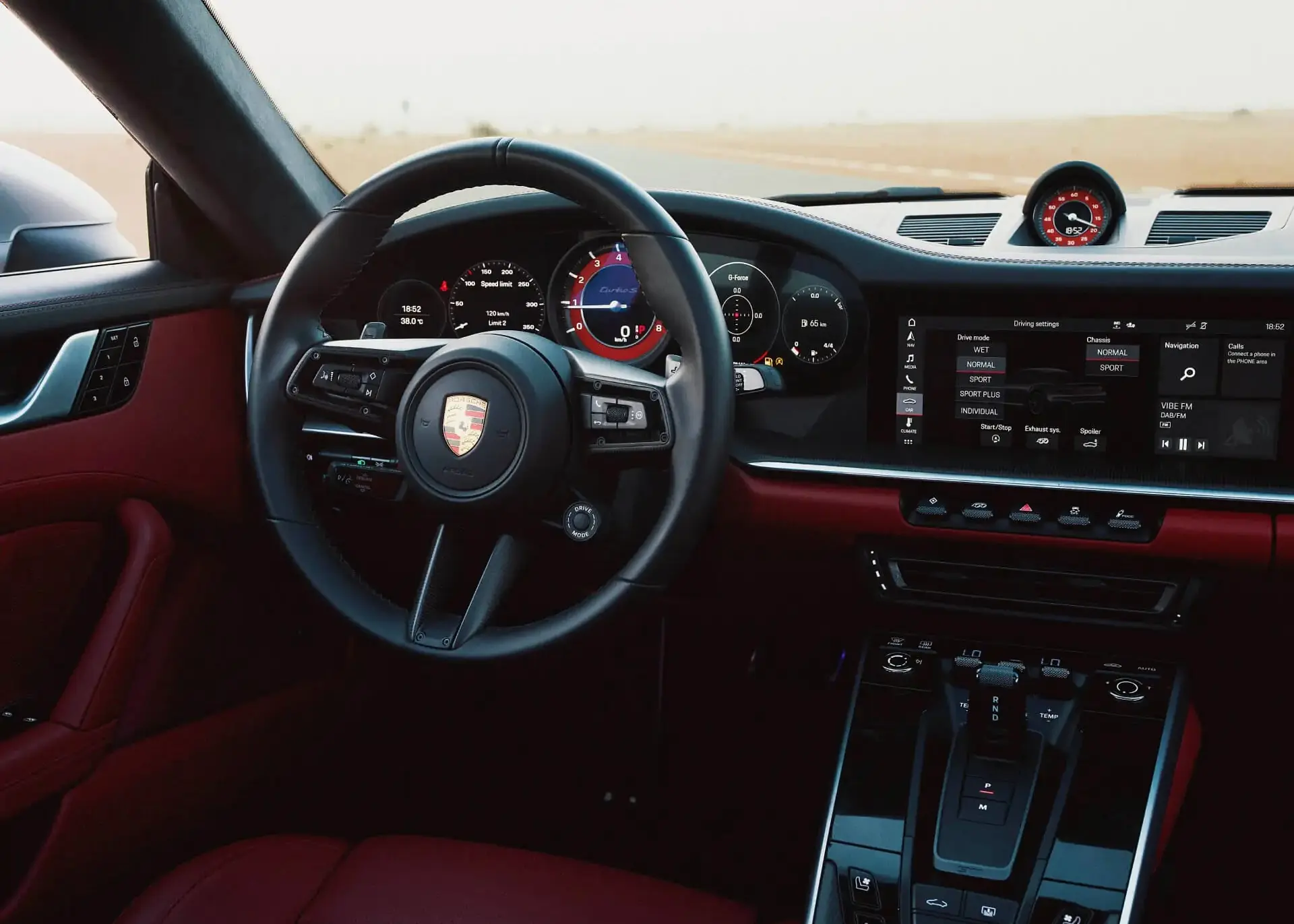 Rent Porsche 911 Turbo S in Dubai