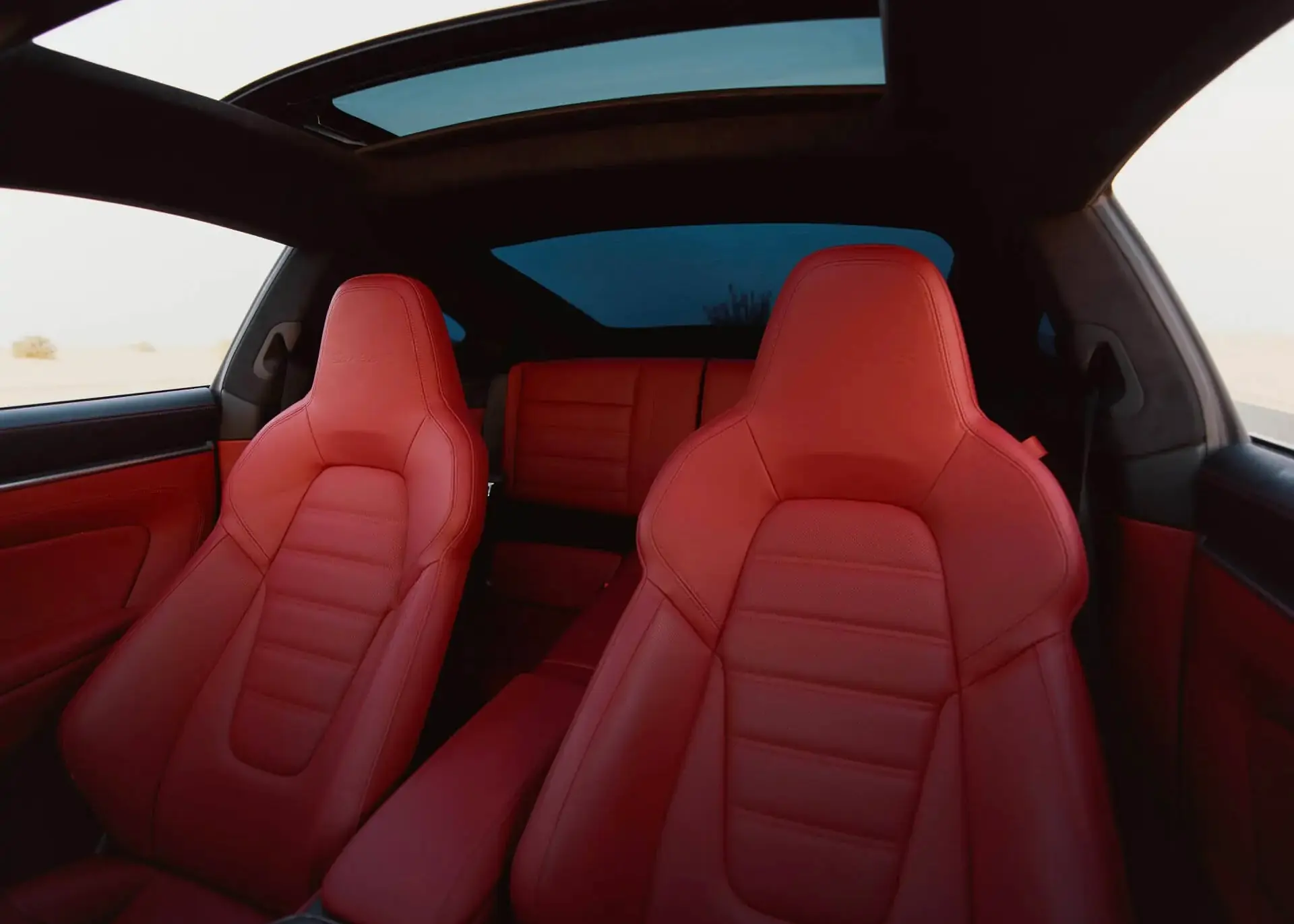 Rent Porsche 911 Turbo S in Dubai
