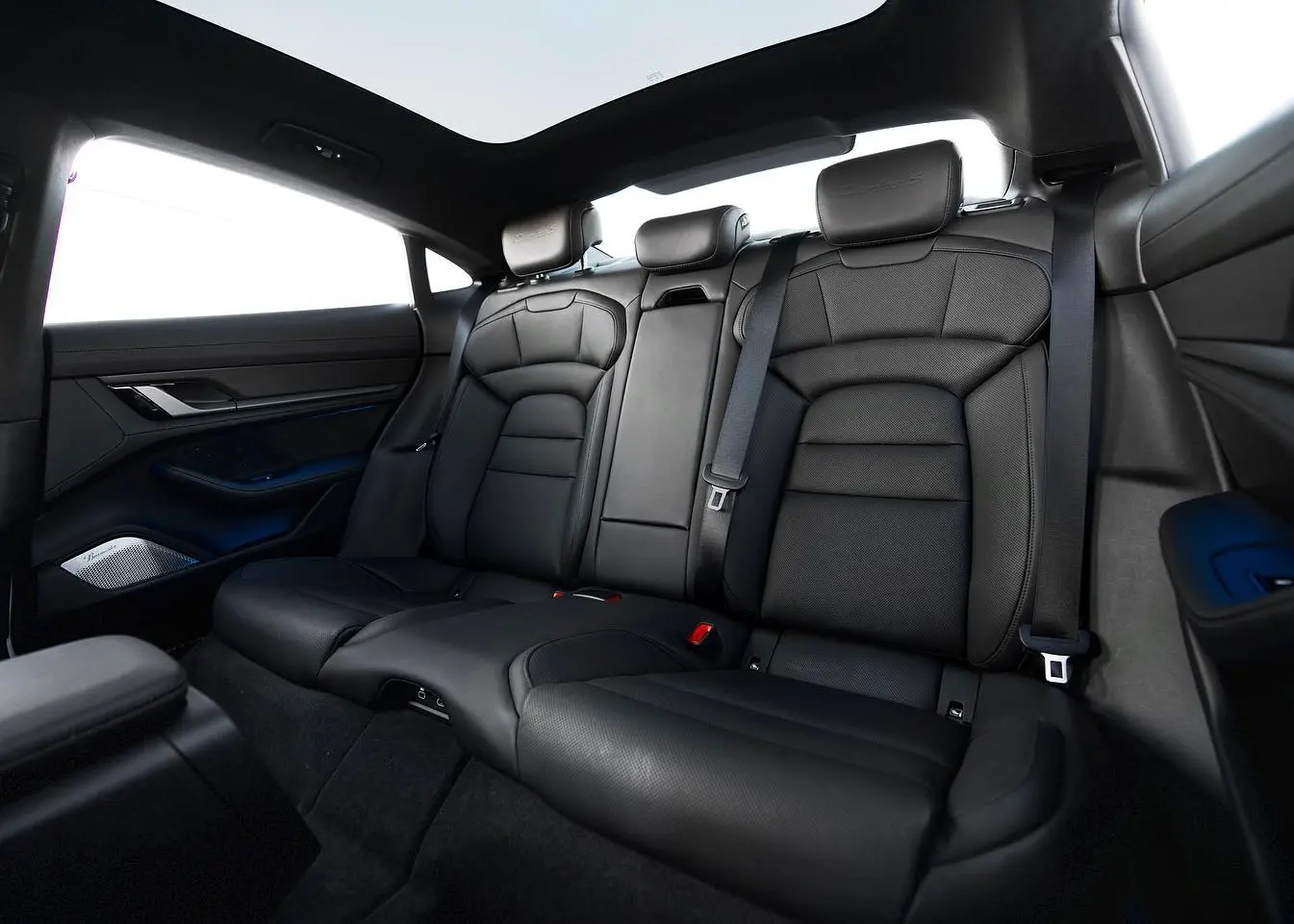 Rent Porsche Taycan Turbo S in Dubai
