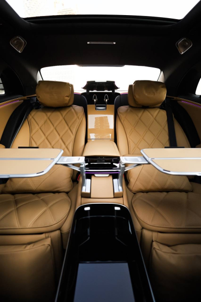 Mercedes Maybach S680 Virgil Abloh 1/150