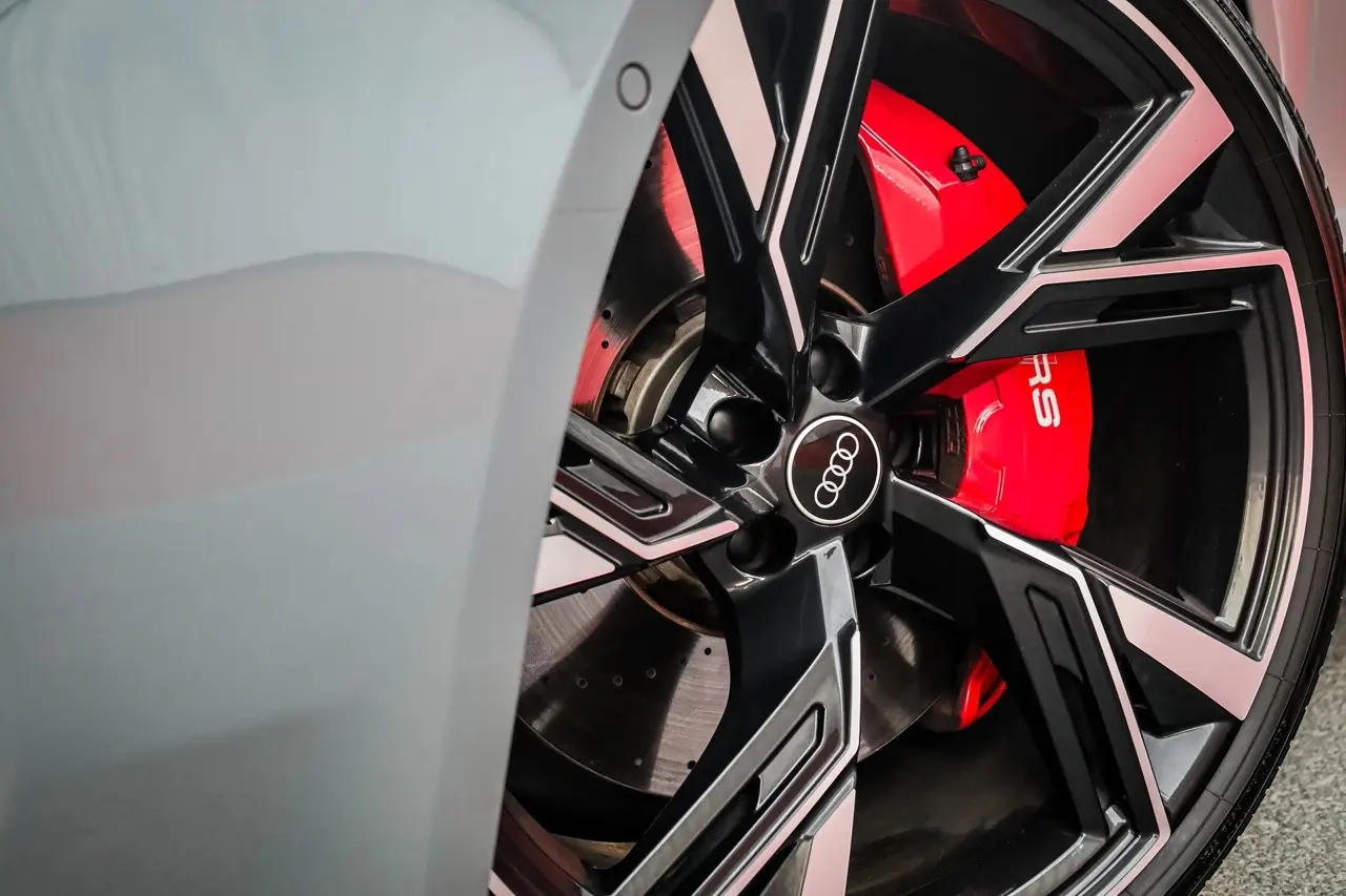 Rent Audi RS6 In Dubai