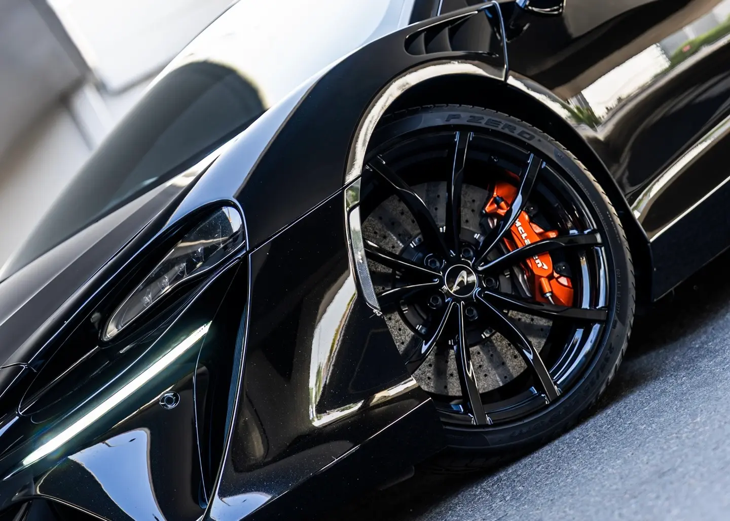 McLaren Artura Rental Dubai