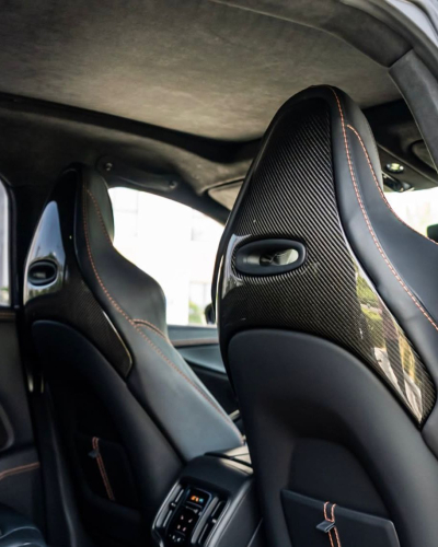 Aston Martin DBX 707