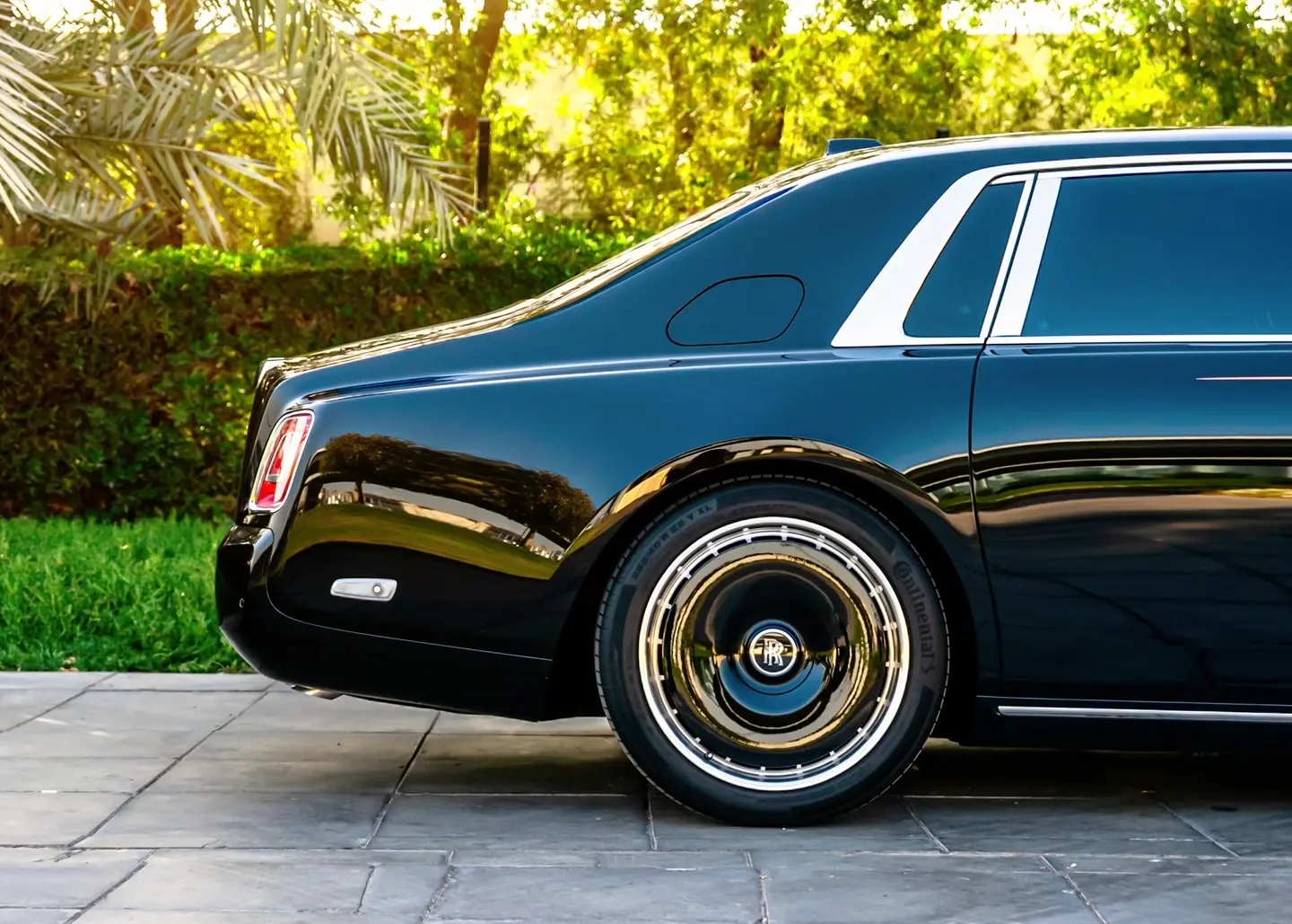 Rent Rolls Royce Phantom in Dubai
