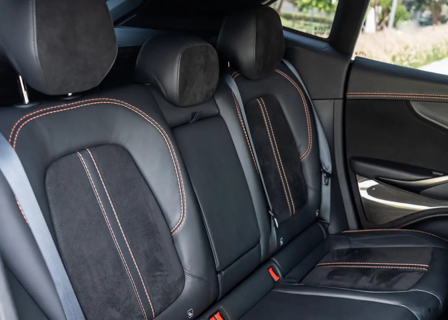 Rent Aston Martin DBX 707 in Dubai