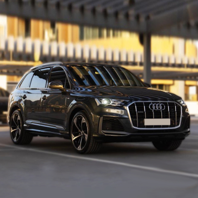 Rent Audi Q7 in Dubai