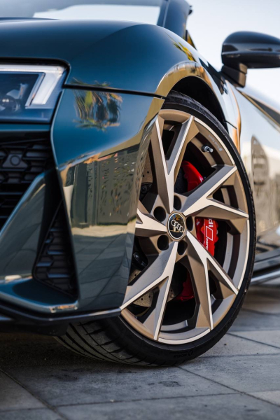 Rent Audi R8 V10 Performance Spyder in Dubai