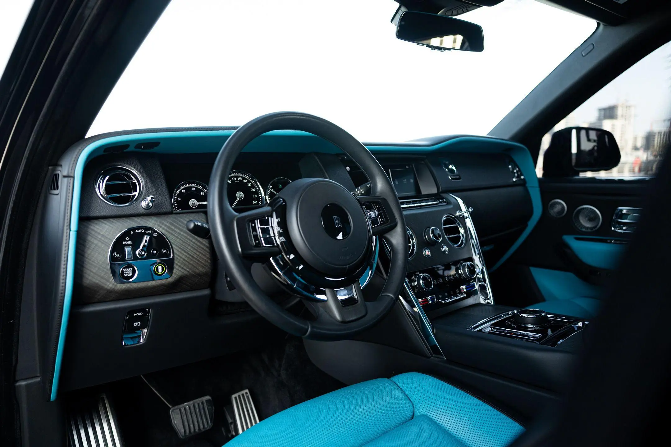 Rolls Royce Cullinan Black Badge Rental Dubai