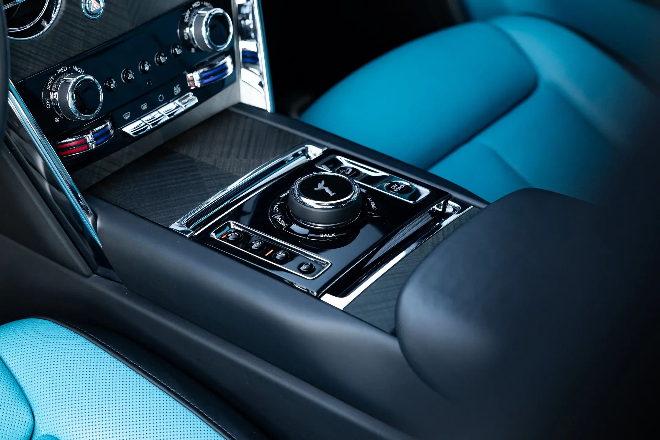 Rolls Royce Cullinan Black Badge Rental Dubai
