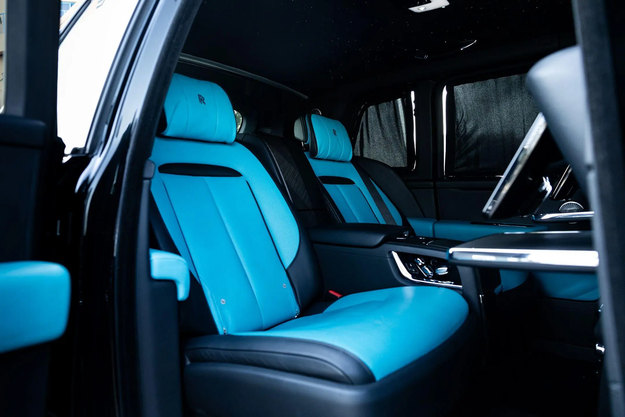 Rolls Royce Cullinan Black Badge Rental Dubai