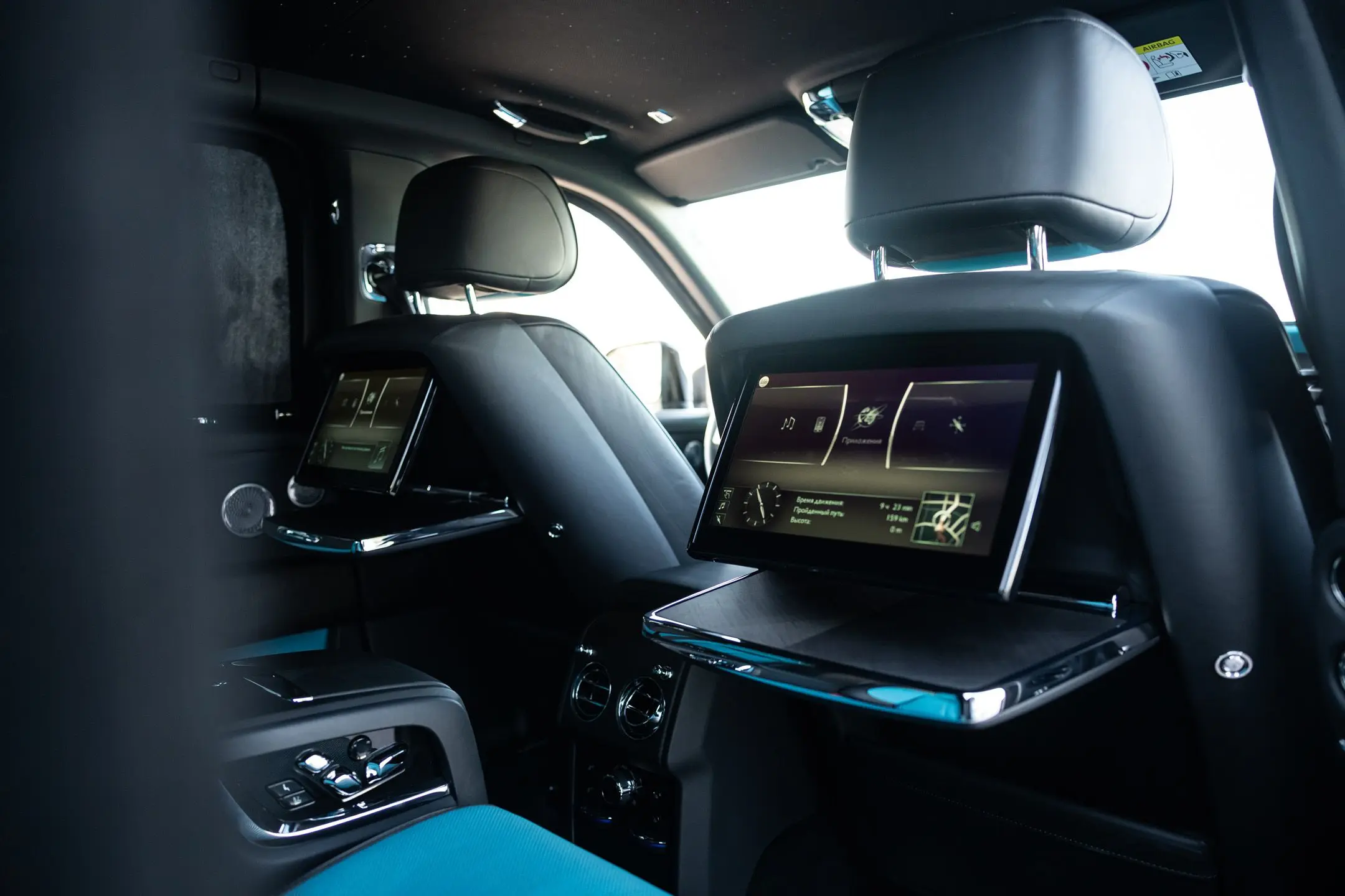 Rolls Royce Cullinan Black Badge Rental Dubai