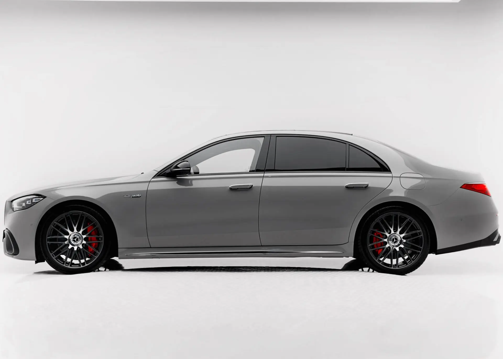 Rent Mercedes AMG S63 In Dubai