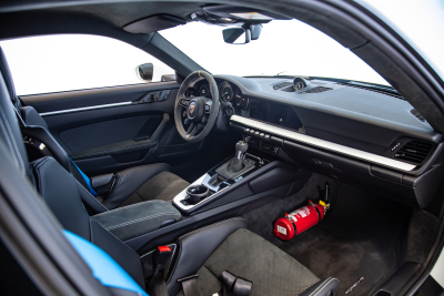 Rent Porsche 911 GT3 RS in Dubai
