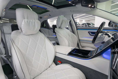 Rent Mercedes Maybach S680 in Dubai
