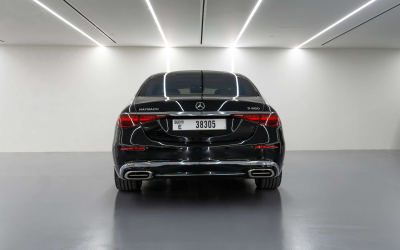 Rent Mercedes Maybach S680 in Dubai