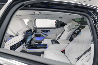 Rent Mercedes Maybach S680 in Dubai