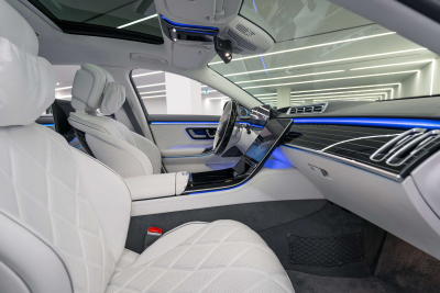 Rent Mercedes Maybach S680 in Dubai