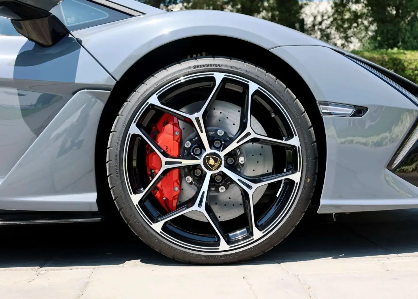 Rent Lamborghini Revuelto in Dubai